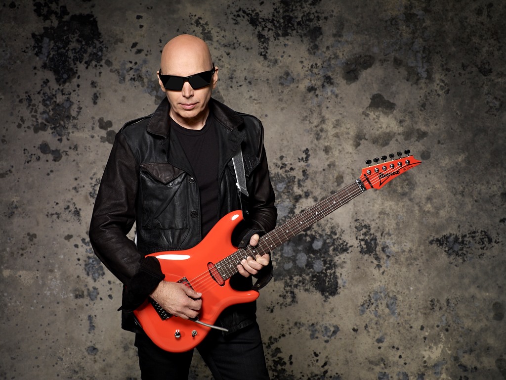 Joe-Satriani-photo-credit-Larry-Dimarzio_04_014-jpg